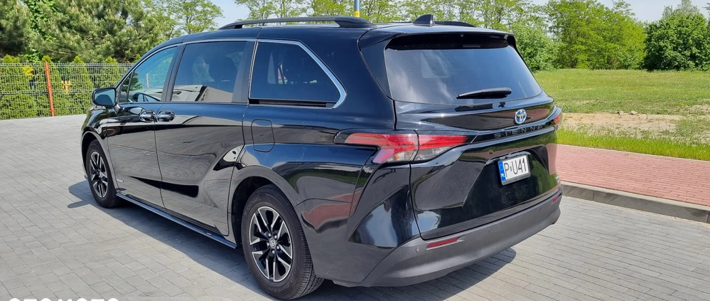 Toyota Sienna cena 214000 przebieg: 45000, rok produkcji 2021 z Turek małe 254